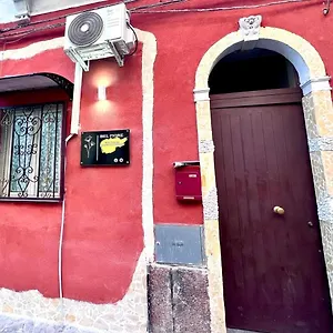 Casa Belfiore , Aeroporto di Catania Fontana Rossa Italia